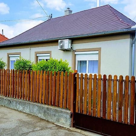 Tini Apartman Balatonfüred Buitenkant foto